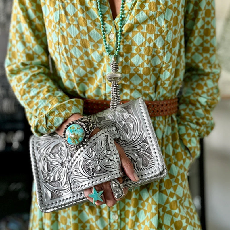 🤠 "Silver Flower Dance" Western-Style Clutch