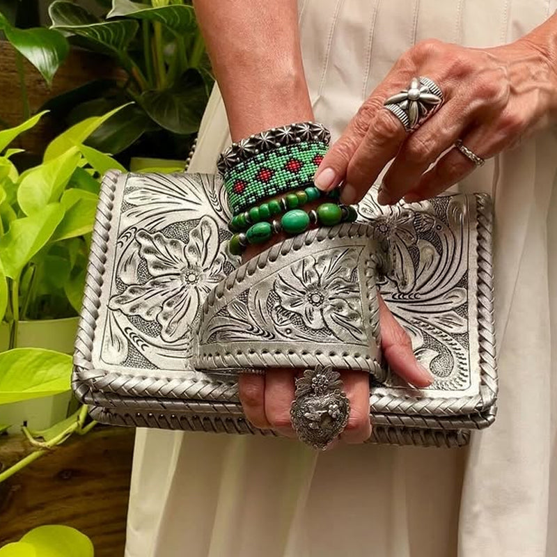 🤠 "Silver Flower Dance" Western-Style Clutch